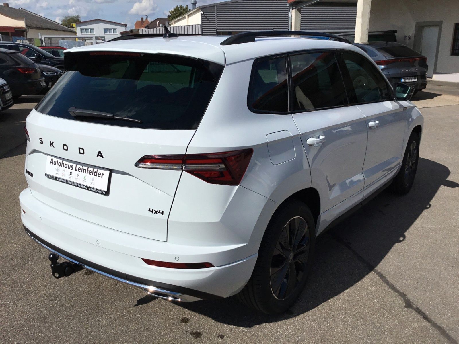 Fahrzeugabbildung SKODA Karoq 2.0l TSI DSG 4x4 Sportline+AHK+Matrix+Pano