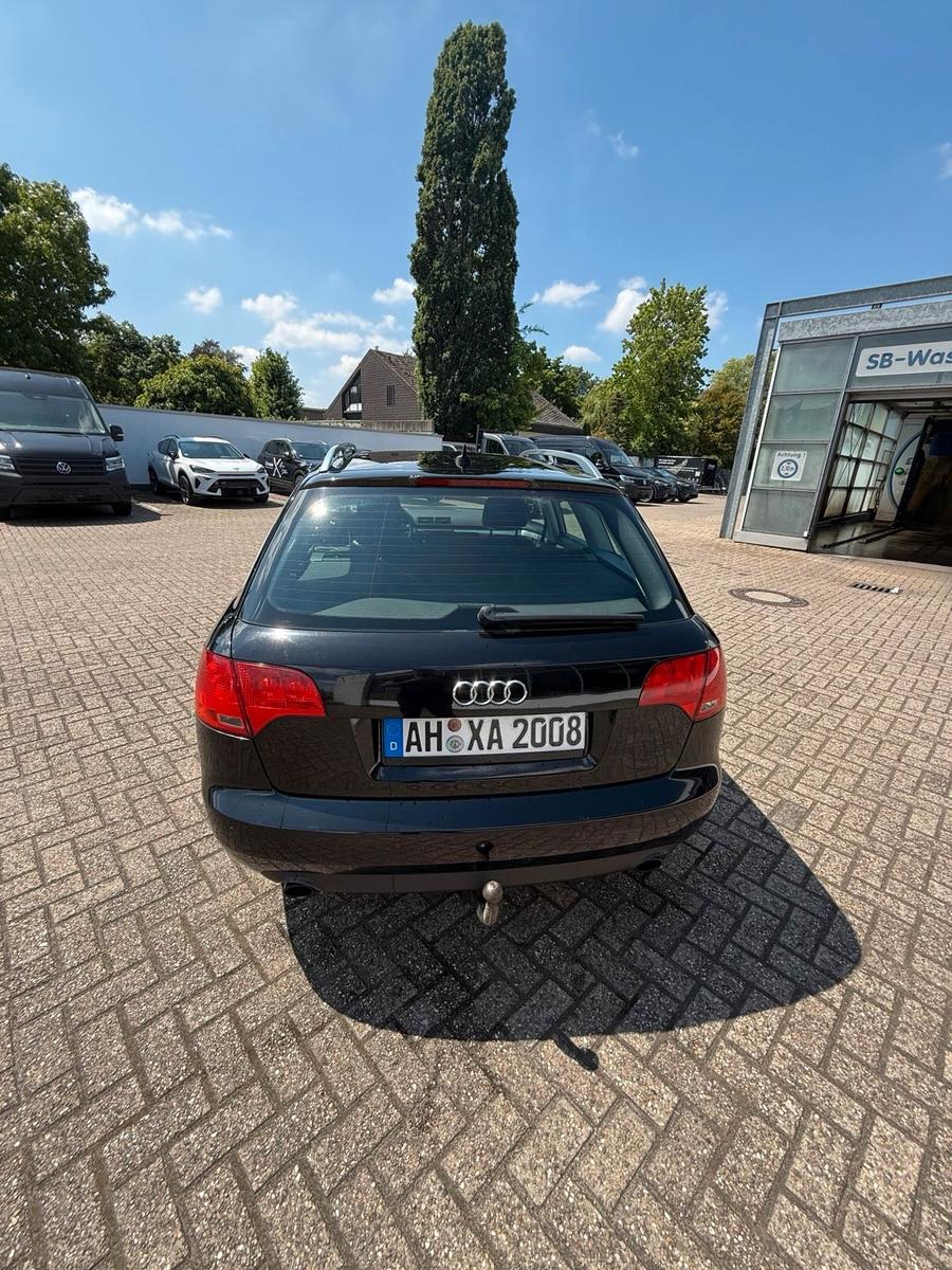 Audi A4 2005 — rear view