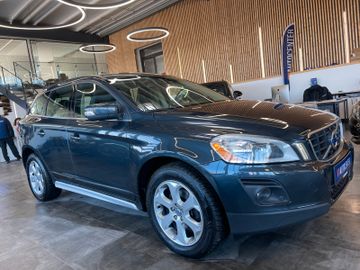 Volvo XC60 Momentum AWD *BI-XENON*PANO*NAVI*PDC*AHK*