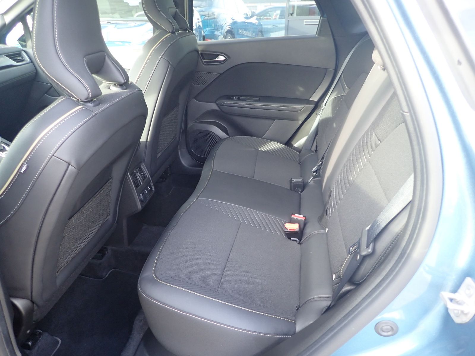 Fahrzeugabbildung Renault Symbioz 145 E-Tech Full Hybrid Iconic