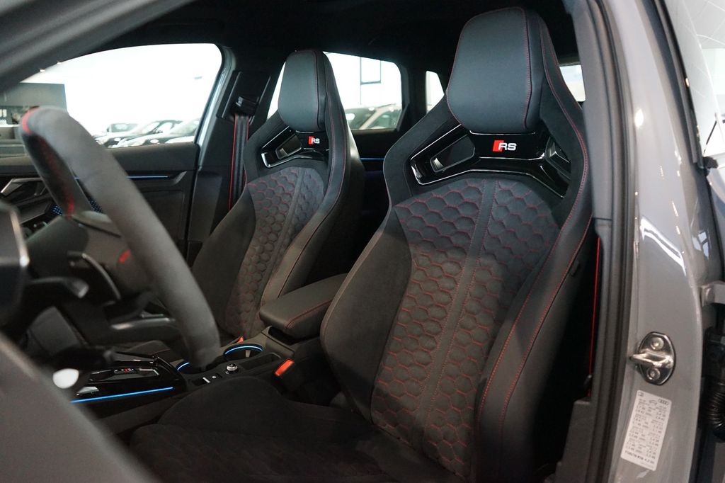 AUDI RS3 Sportback | Schalensitze | Pano | HuD AUDI RS3 Sportback | Schalensitze | Pano | HuD