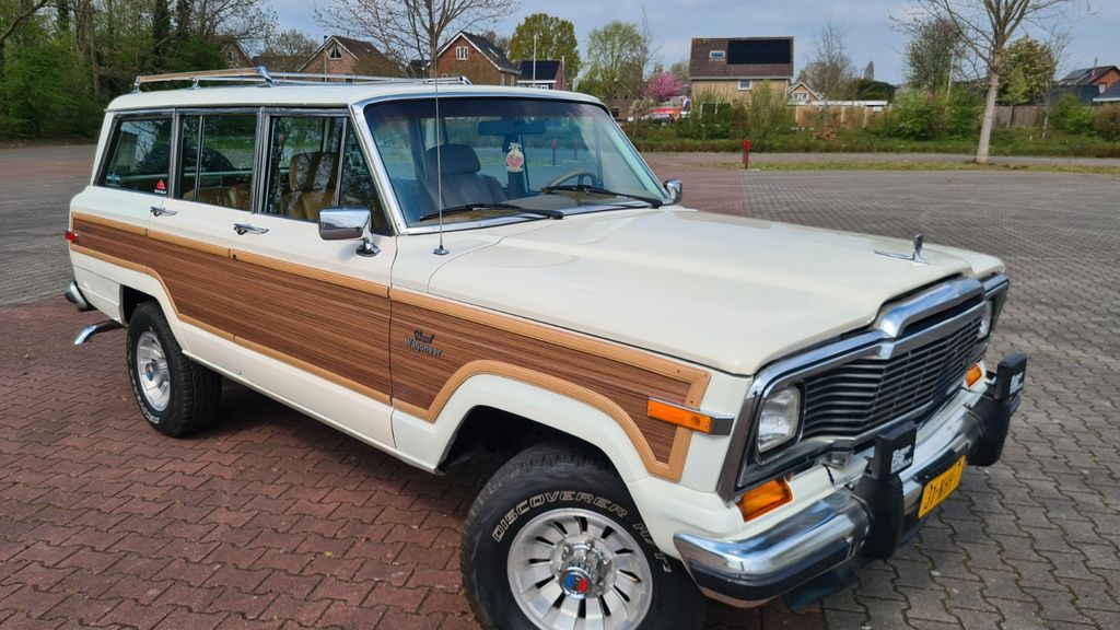Jeep Wagoneer