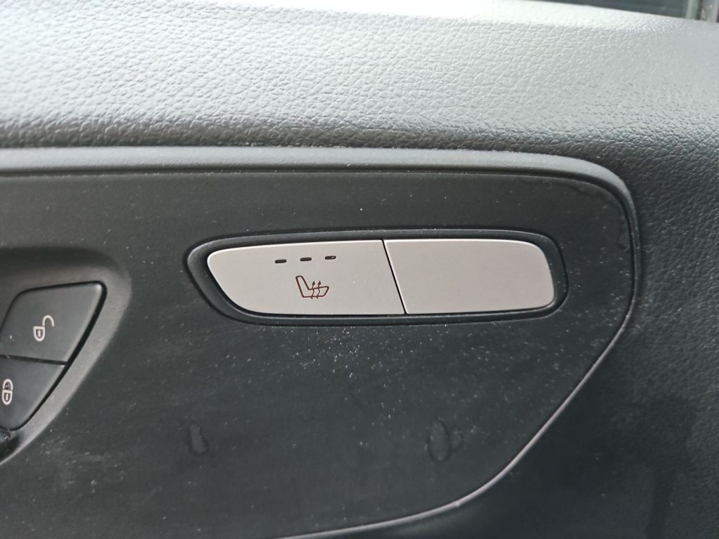 Fahrzeugabbildung Mercedes-Benz Vito 114 Kasten extralang LED-ILS AHK 2xST SHZ