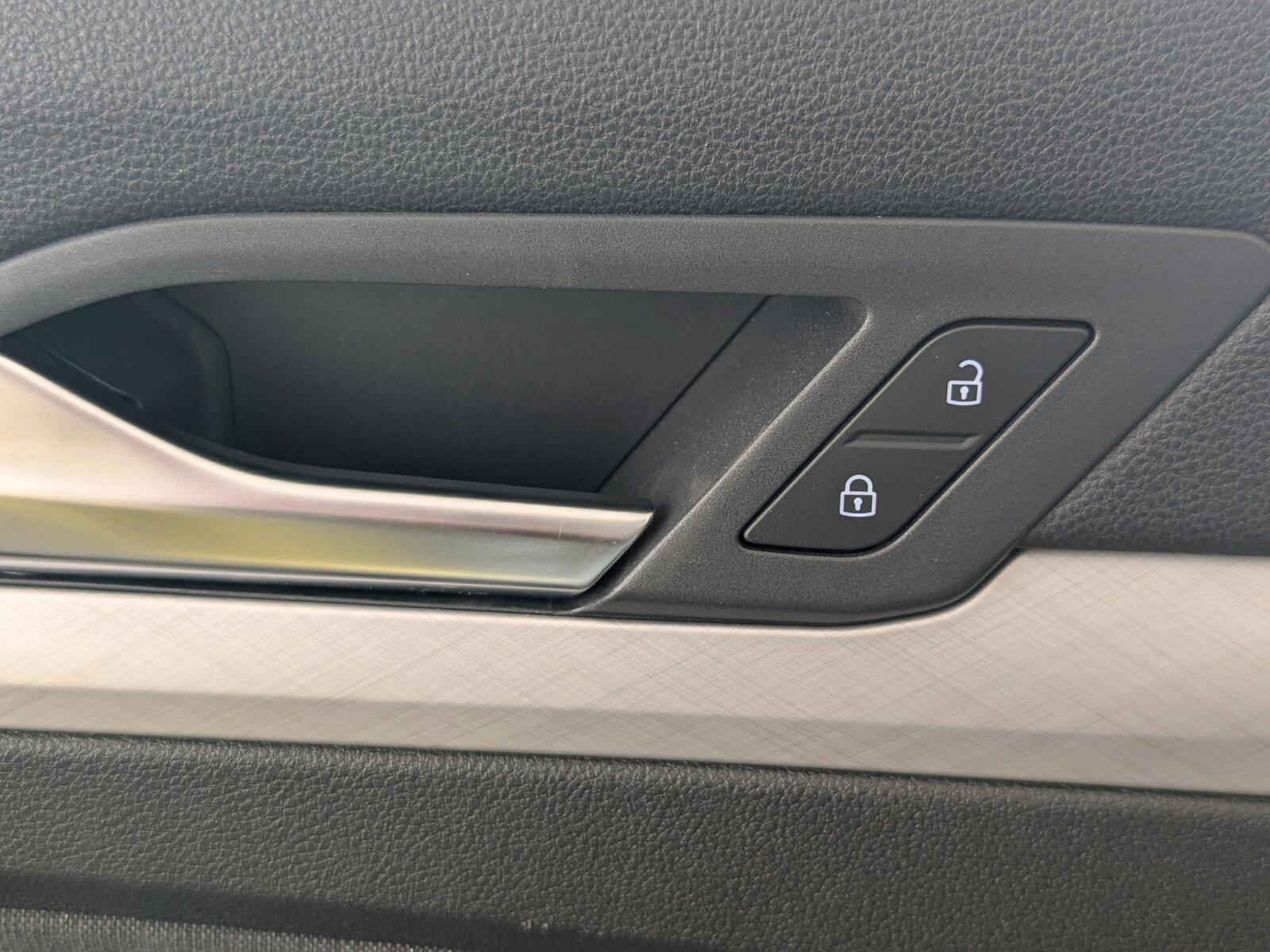 Volkswagen Golf VIII 1.5 eTSI Life OPF LED+NAVI+ACC+AHK+RFK, миниатюра 26