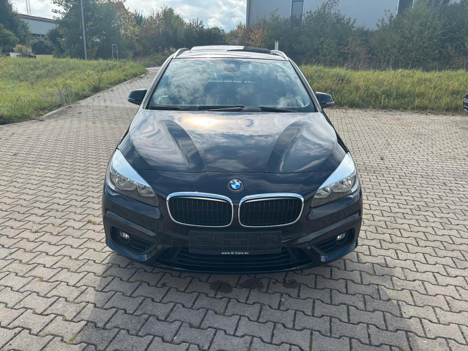 BMW Active Tourer 218 d-Aut-Navi-Stzh-Tempo-Panorama