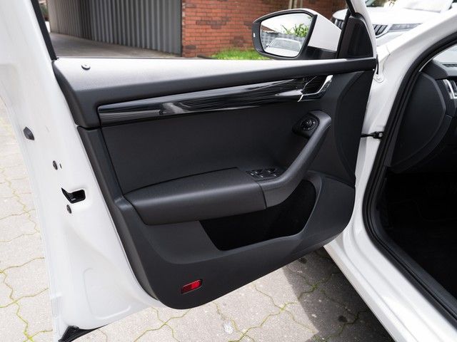 Octavia Combi 2.0 TDI Style AHK+RFK+CANTON