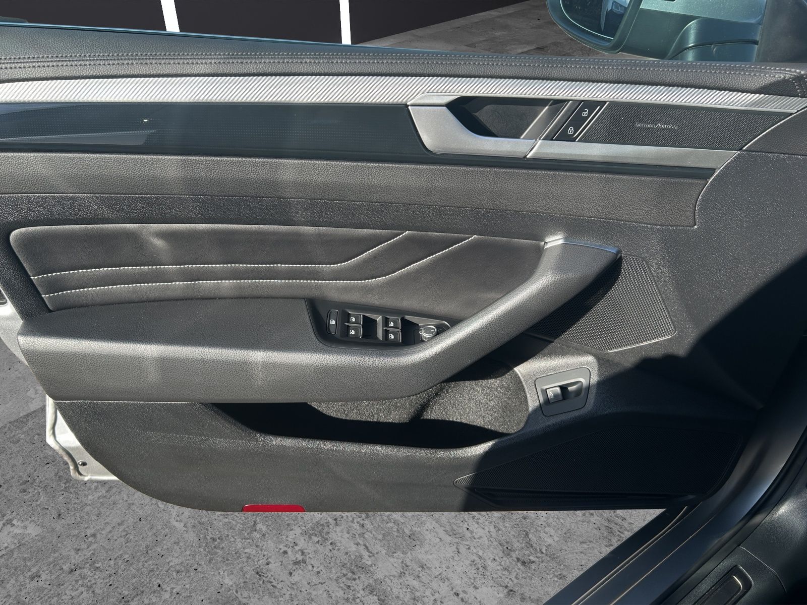 Fahrzeugabbildung Volkswagen Arteon SB R-Line 4M TSI DSG IQ.Light ACC AHK STH
