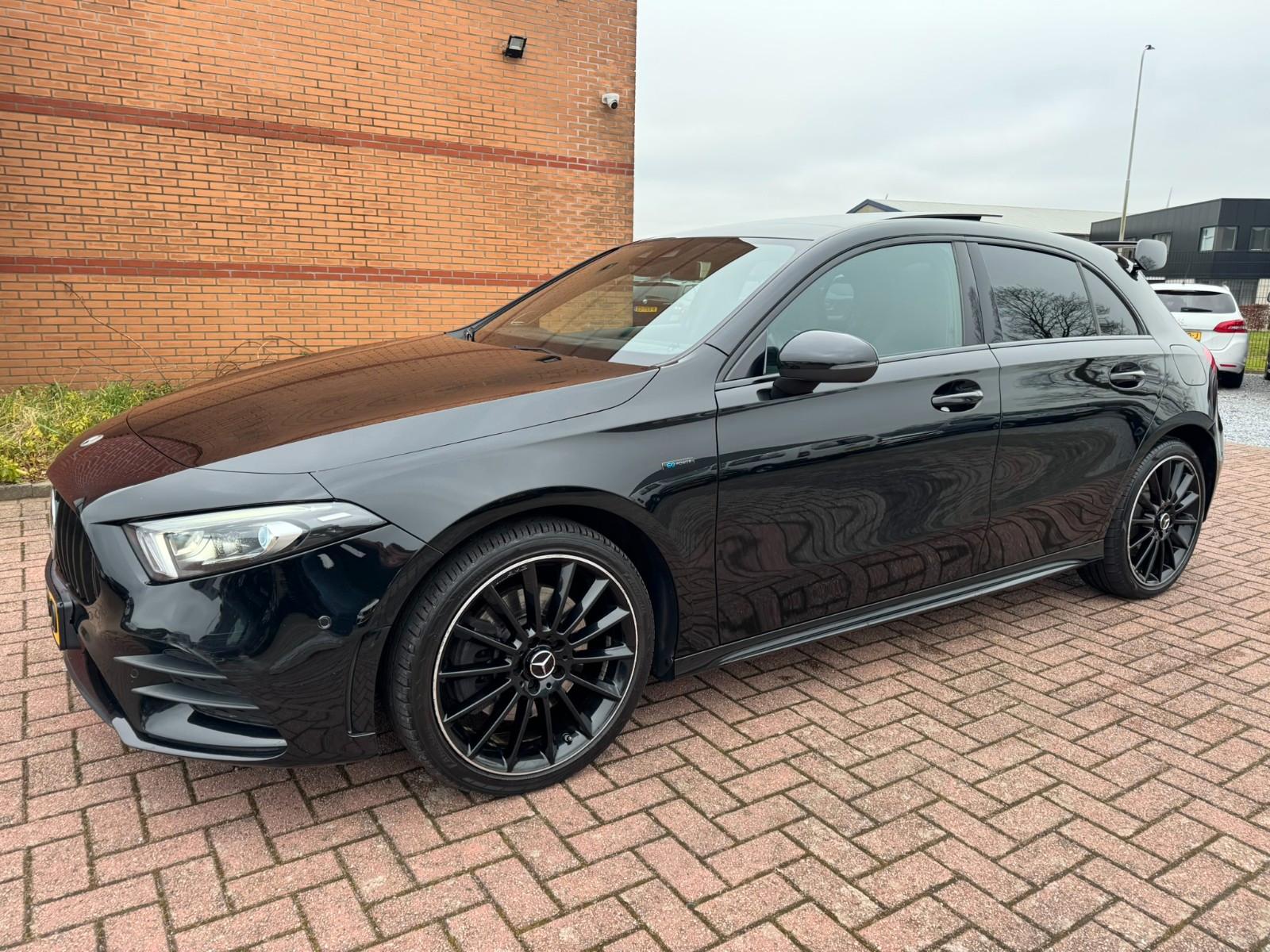 Mercedes-Benz A 250 e Edition AMG, Pano, Burmester, Head up,