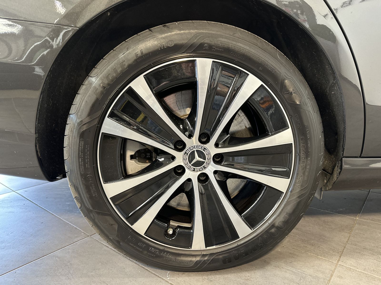 Fahrzeugabbildung Mercedes-Benz E 300de T 4Matic NAV+LED+DISTRONIC+KAMERA+HEADUP
