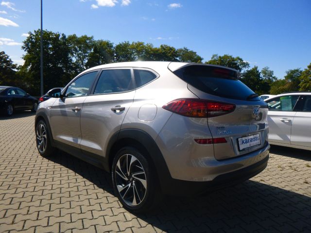 Fahrzeugabbildung Hyundai Tucson Pure 2WD >64.818KM/Automatik<