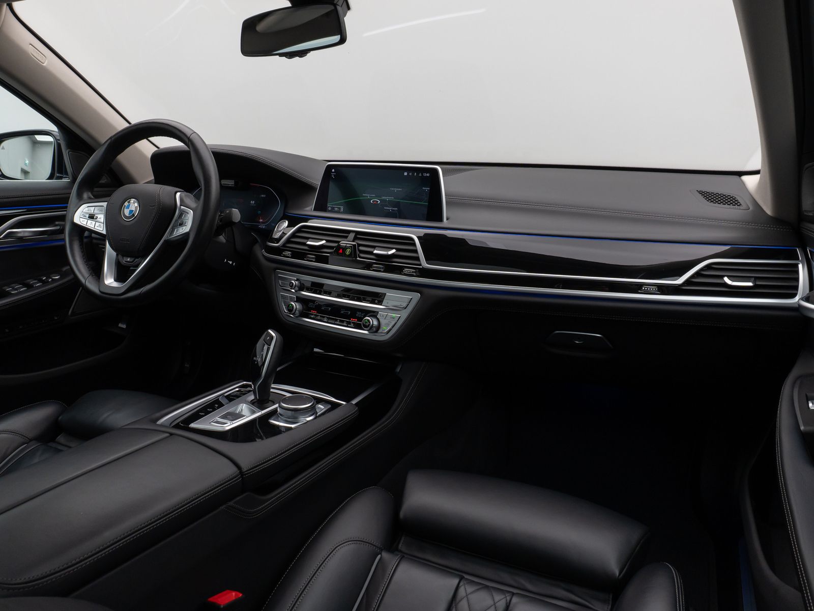 Fahrzeugabbildung BMW 750Li xD 360°Panorama Laser HUD H/K Massage ACC