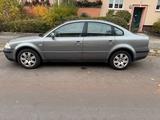Volkswagen VW Passat 2.0 Benzin  91.000 km  TÜV 11/... - Volkswagen Passat: 1.9