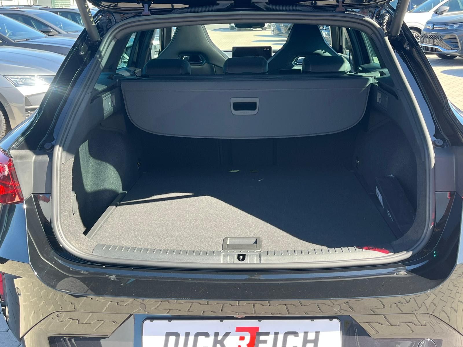 Fahrzeugabbildung CUPRA Leon 1.5 eTSI *PANO*ALCAN.*Drive2*ACC