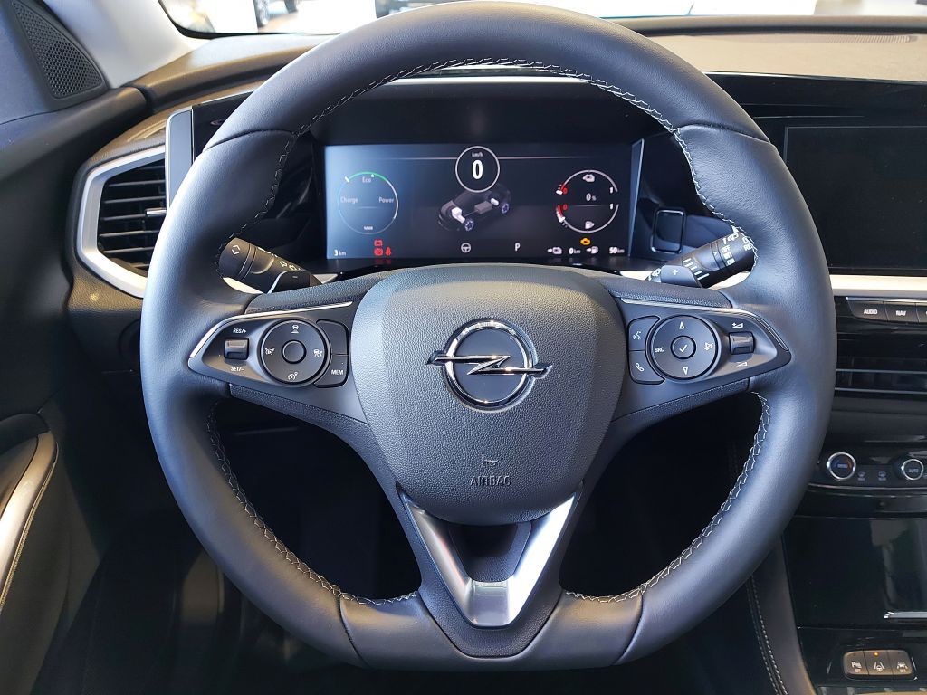 Fahrzeugabbildung Opel Grandland PIH 1.6 AT Ultimate+LED+Sitzheiz+Leder