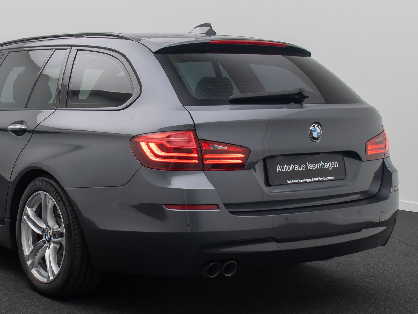 Fahrzeugabbildung BMW 530d M Sport Kamera H/K Alarm HUD Panorama AHK