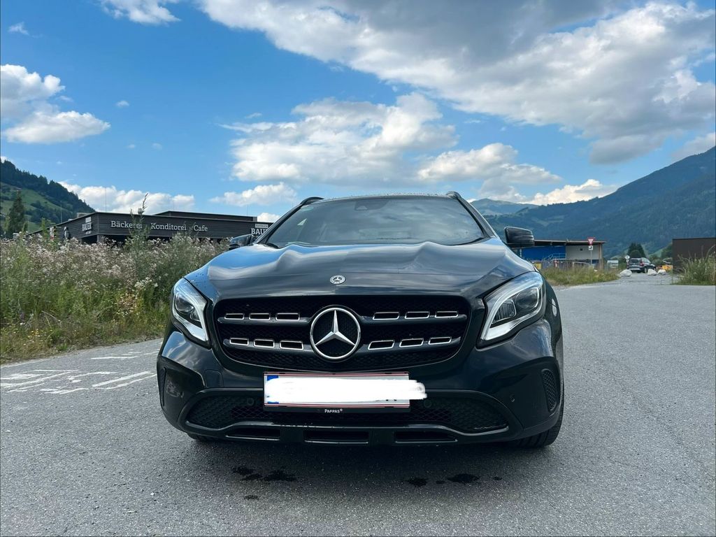 Image of Mercedes-Benz GLA 180