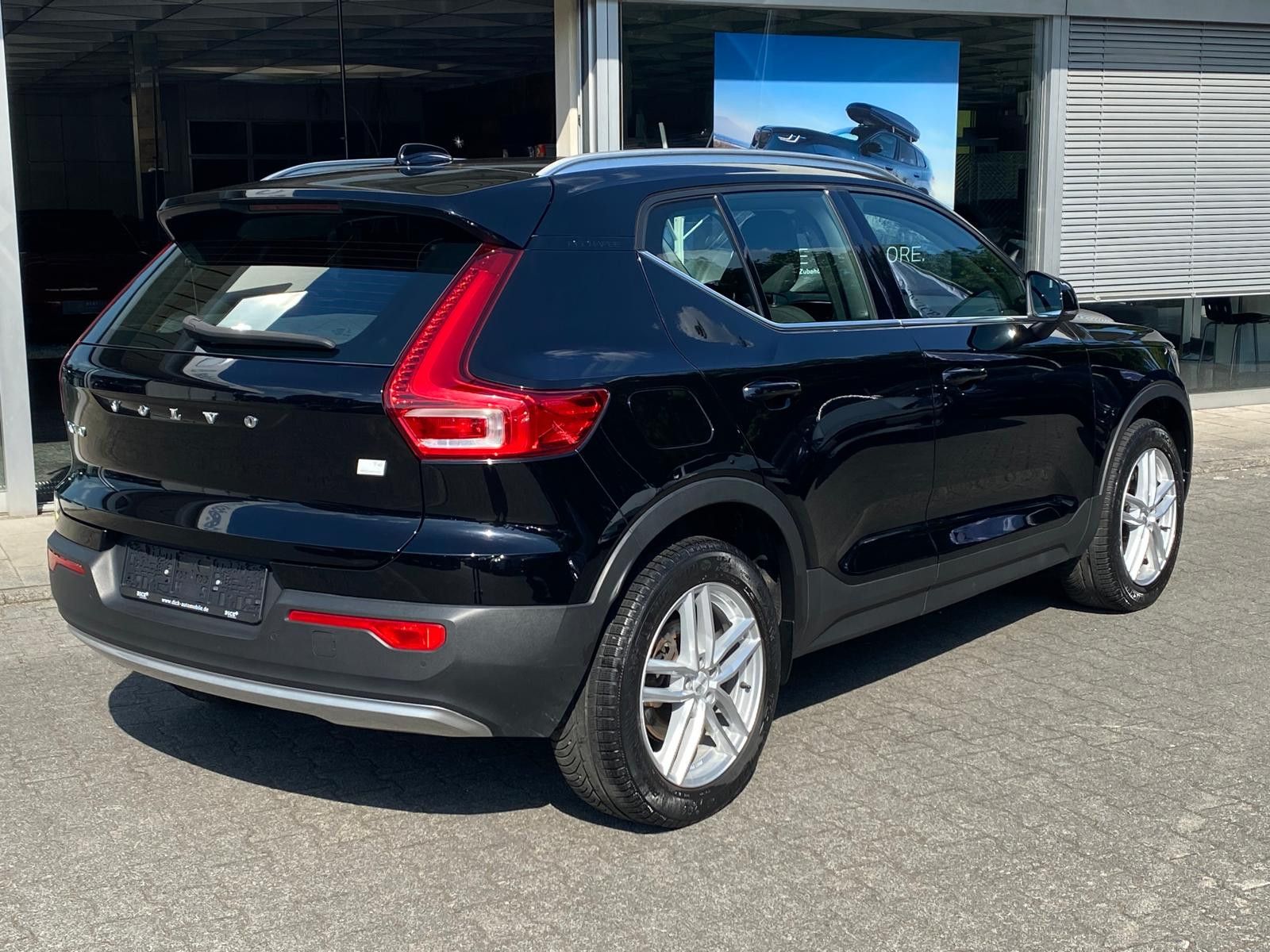 Fahrzeugabbildung Volvo XC40 Inscript Plug-In Hybr LED+NAVI+KAM+DAB+ACC+