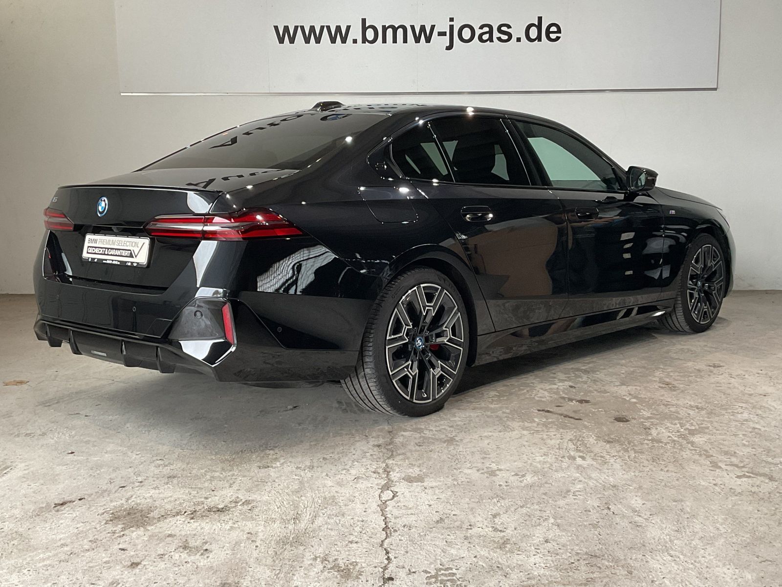 Fahrzeugabbildung BMW i5 M60 xDrive Limousine, Sitheizung vorne und hi