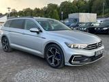 Volkswagen Passat Variant GTE PANO LED DSG NAVI ACC KAMERA - gebrauchte Kombis