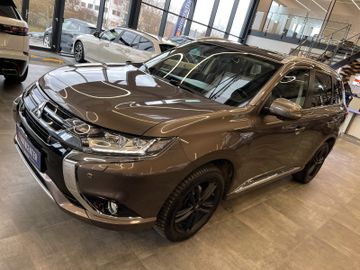 Mitsubishi Outlander PHEV Top 4WD *KAMERA*NAVI*LEDER*AHK*