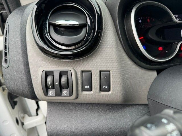 Fahrzeugabbildung Nissan NV300 Kastenwagen KAMERA MFL KLIMA