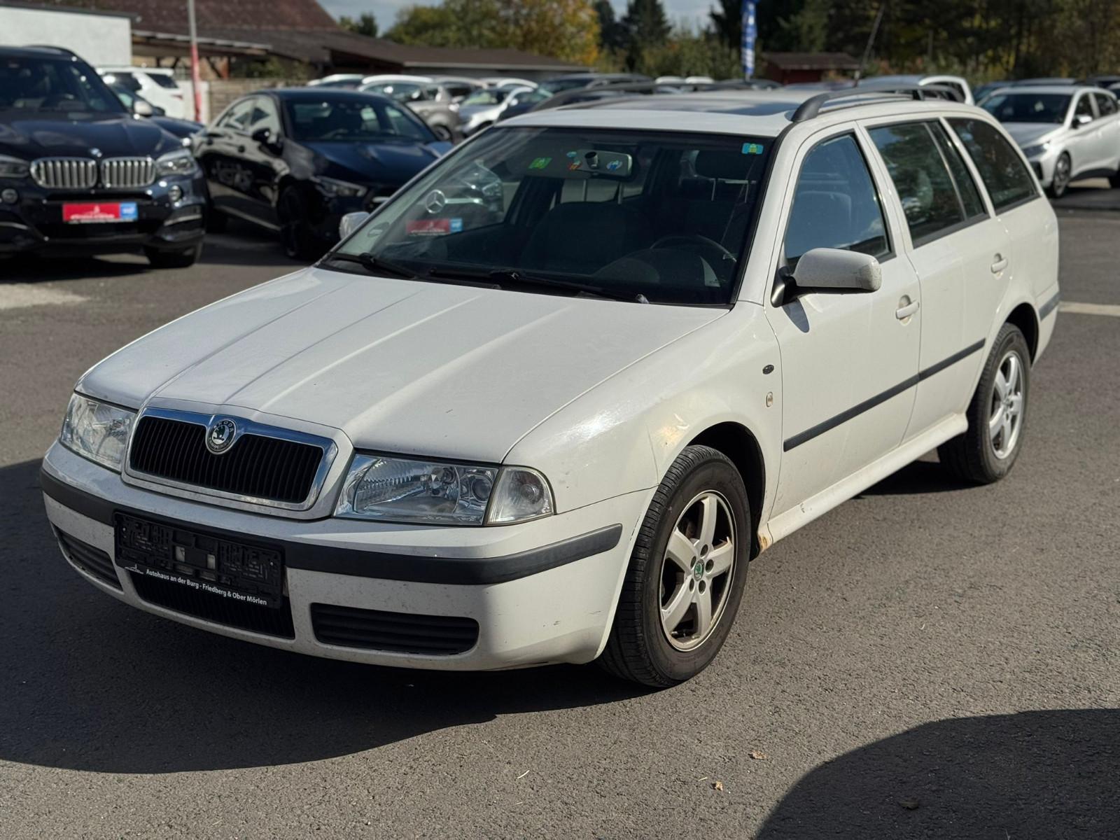 Skoda Octavia 2004 — салон