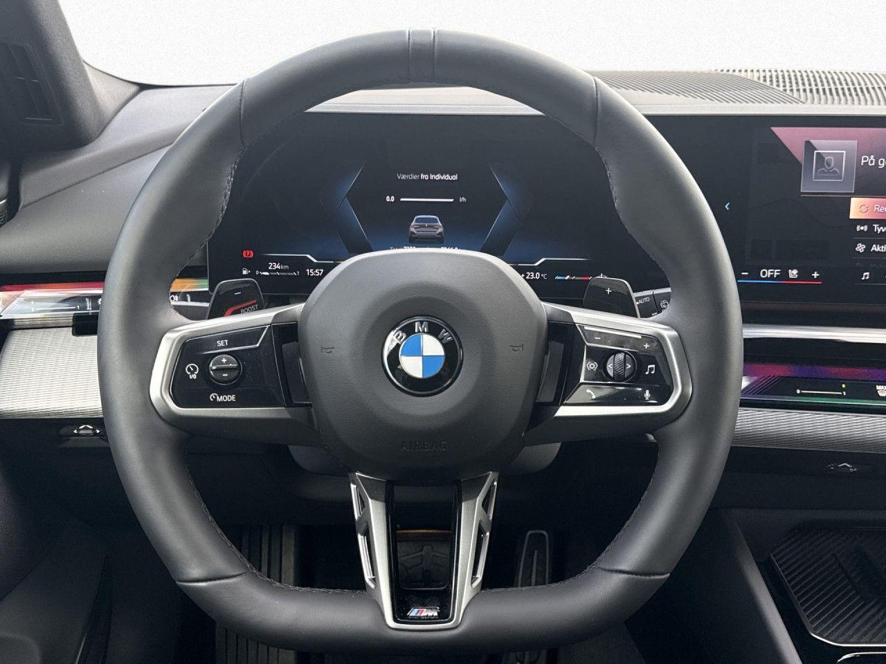BMW 520dA xDr T M SPORT PRO Pano,AHK,360°,B&W,St+Go