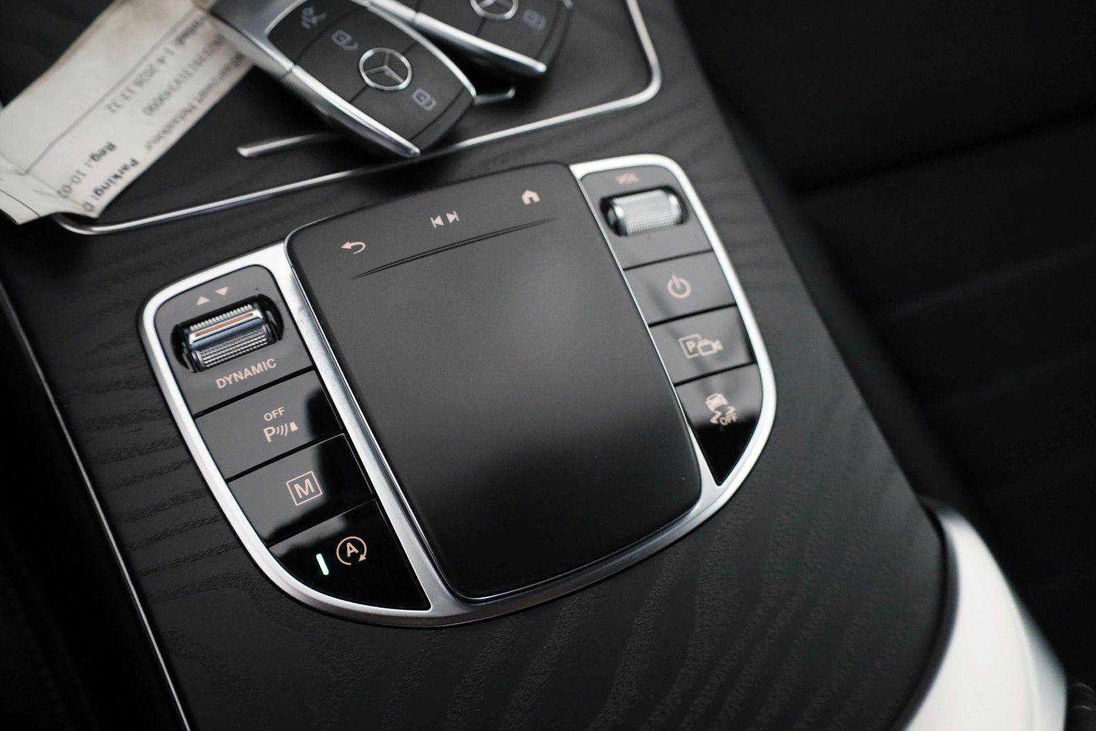 Fahrzeugabbildung Mercedes-Benz GLC 200d AMG Line TLeder,Navi,LED,Night/Park Pak