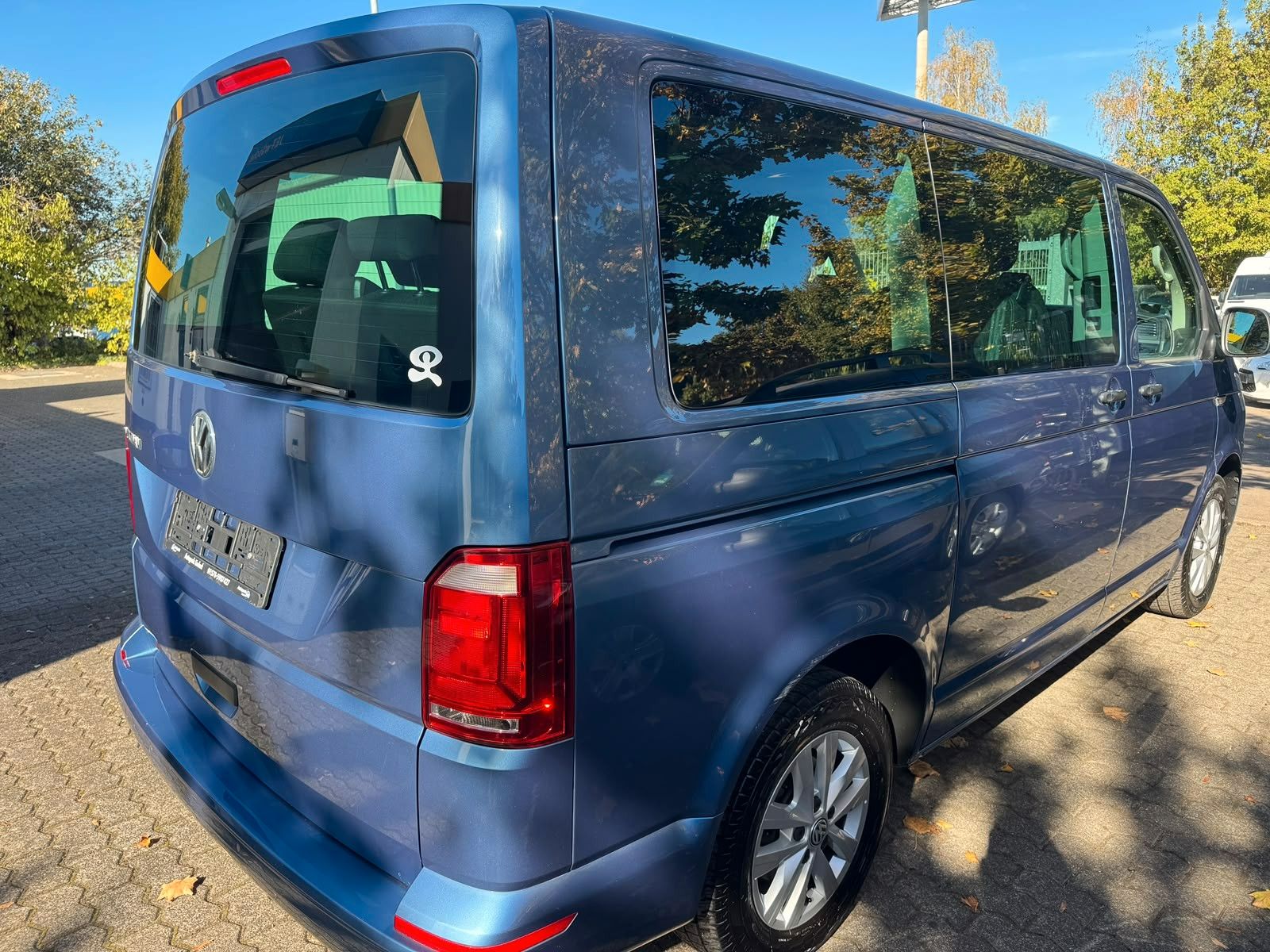 Fahrzeugabbildung Volkswagen T6 Multivan Trendline DSG WEBASTO