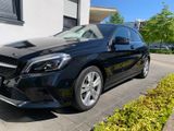 Mercedes-Benz A 180, Navi, Glasschiebedach, LED Scheinwerfer - : Scheinwerfer