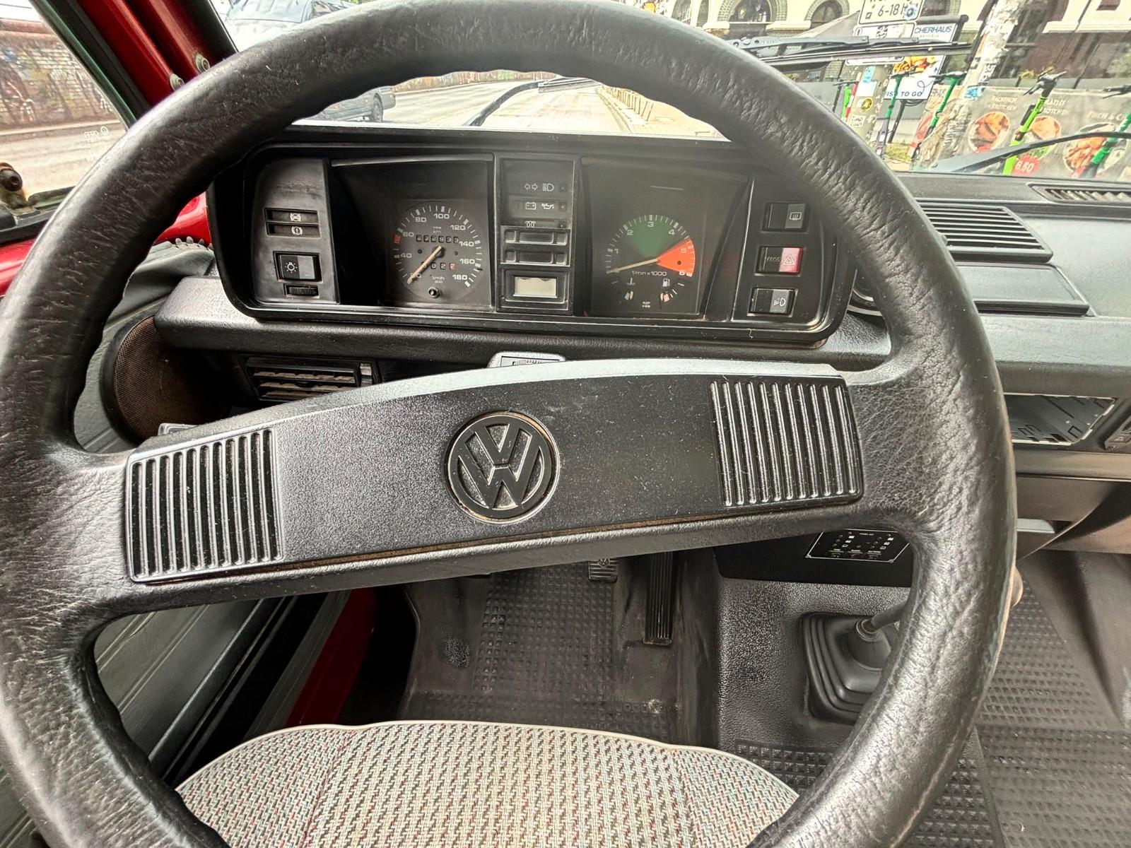 Volkswagen T3 - gepflegter Wohnmobil-Klassiker mit Hochdach