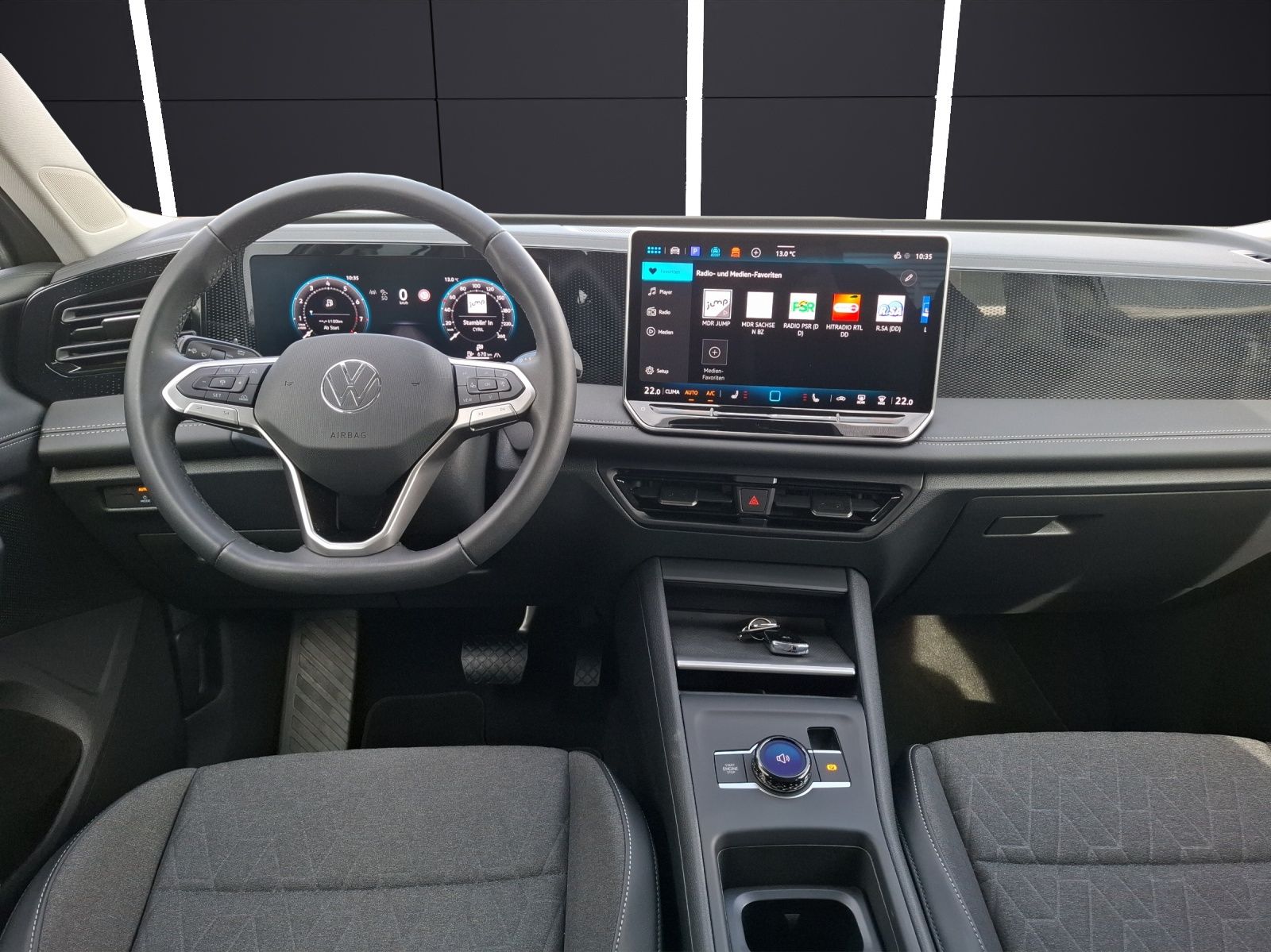 Fahrzeugabbildung Volkswagen Tiguan eTSI Life DSG Standhzg. LED AHK Navi AID