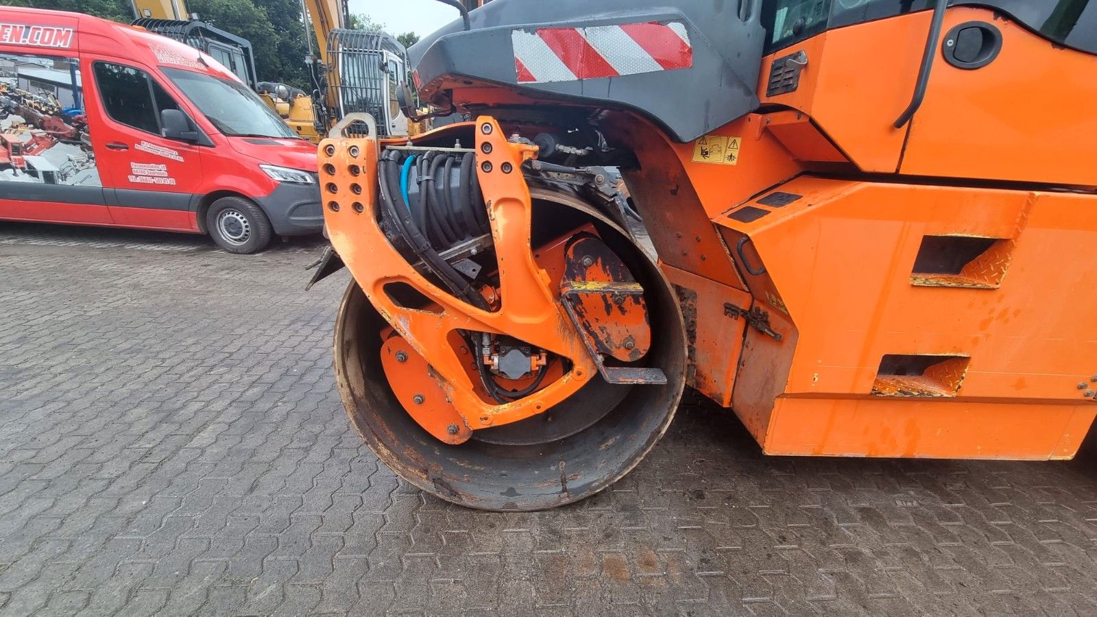 Fahrzeugabbildung BOMAG BW 174 AP Tandem