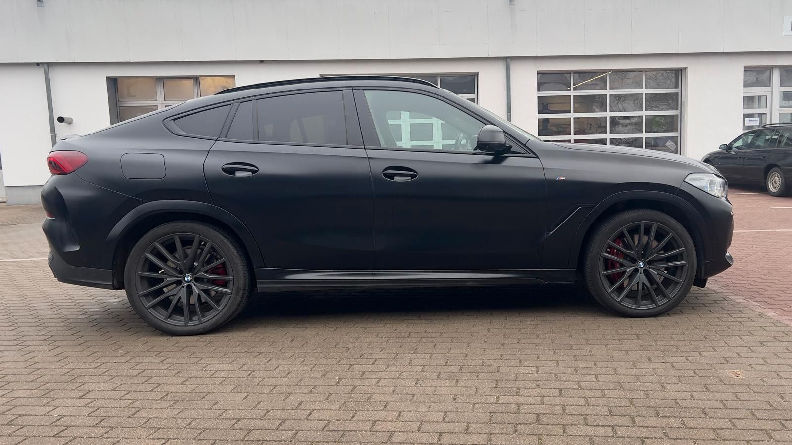 Fahrzeugabbildung BMW X6 M550 i*Laser*STHZ*AHK*HU*B&W*VOLL*Mietkauf
