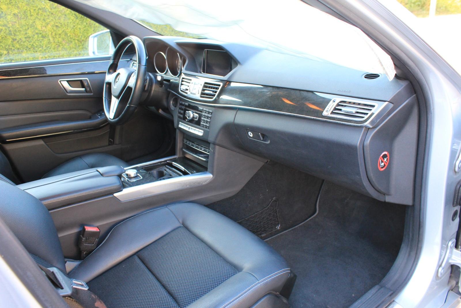 Mercedes-Benz E220 2014 — photo 11