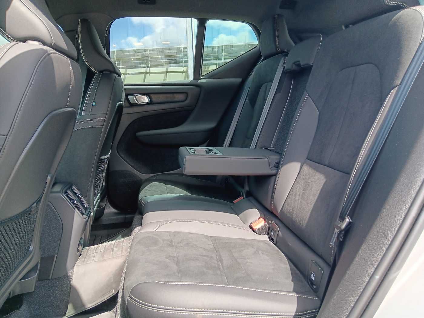 Fahrzeugabbildung Volvo XC40 Single Extended Plus '82kwh Batterie,'