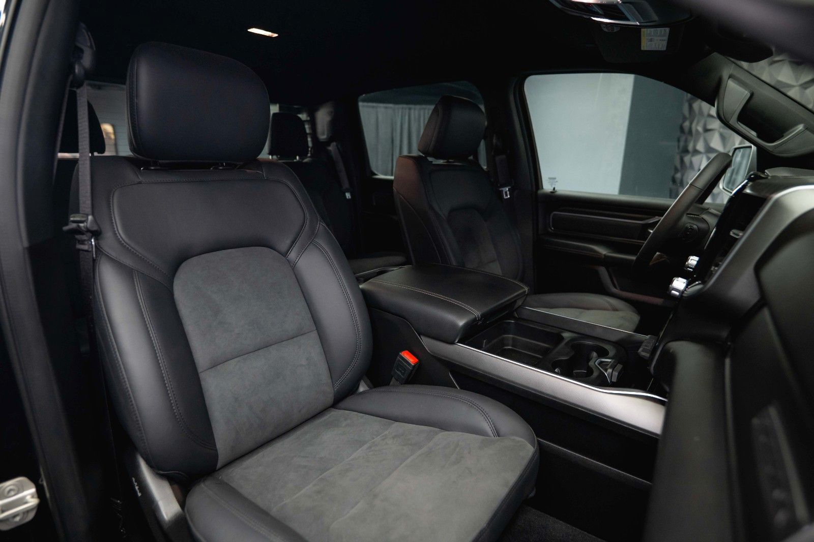 Fahrzeugabbildung Dodge RAM 3.0 MY 25 TWIN TURBO BLACK EDITION *LED*ACC*