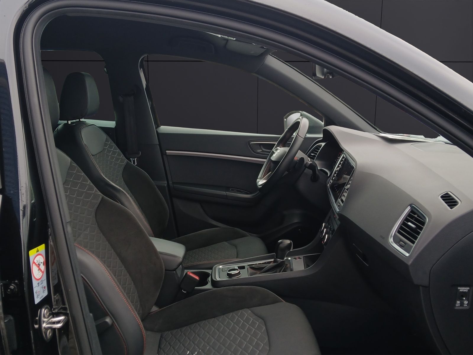 Fahrzeugabbildung SEAT Ateca TSI FR DSG LED AHK Navi beats AID ACC RFK