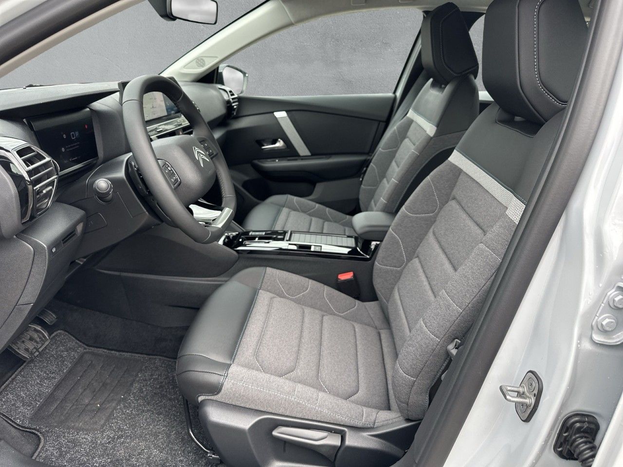 Fahrzeugabbildung Citroën C4 BlueHDi 130 S&S EAT8 Plus