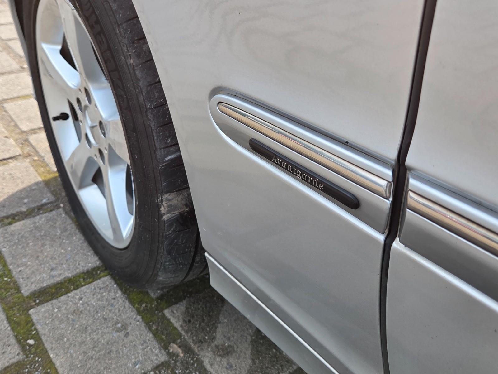 Mercedes-Benz C220 2004 — photo 24