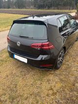 Volkswagen Golf 1.5 TSI ACT DSG R-Line - Volkswagen: Firmenfahrzeug