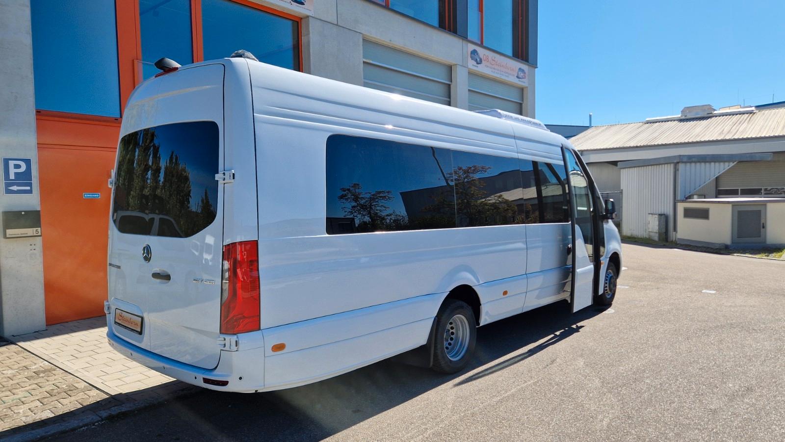 Mercedes-Benz 517 Lord Comfort XXL Vorlauffahrzeug 23 SS