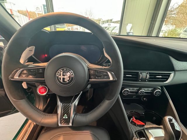 ALFA ROMEO Giulia Quadrifoglio harman/kardon KarbonPaket