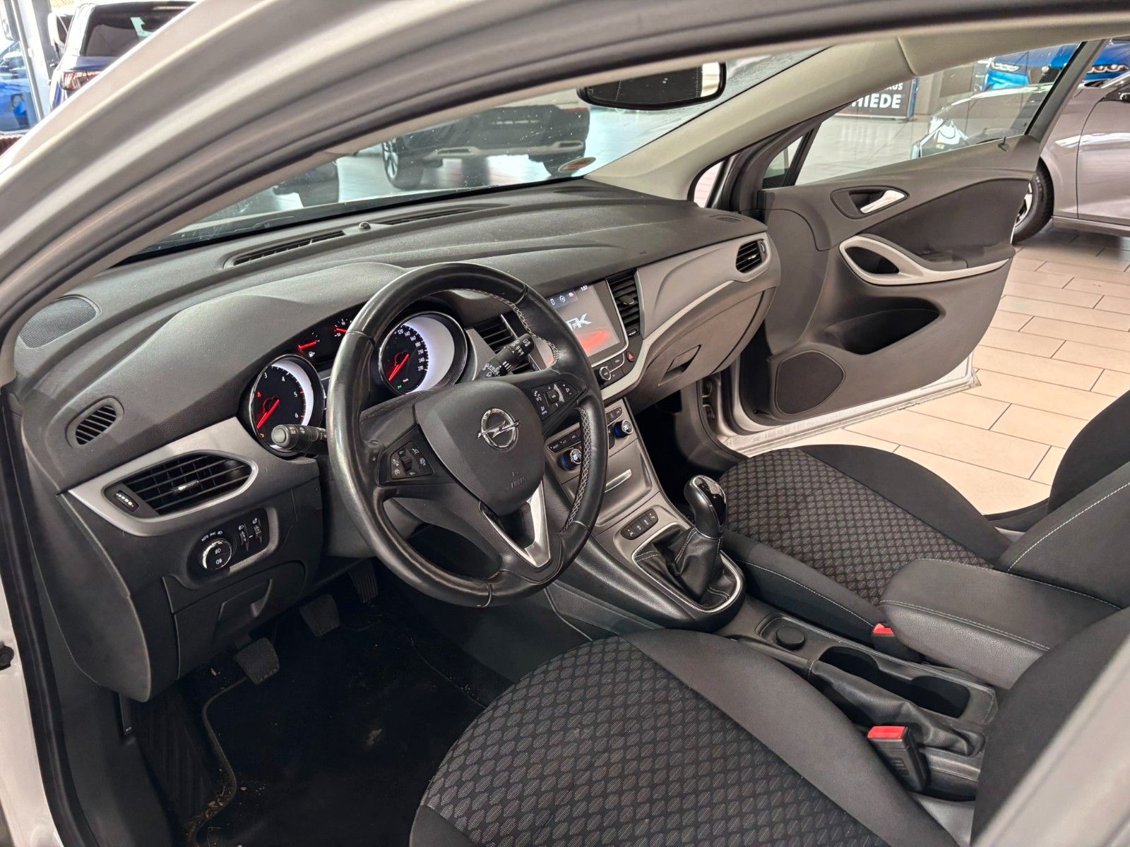 Fahrzeugabbildung Opel Astra K ST 1.6D NAVI/SHZ/LHZ/PDC/ABST.TEMPOMAT