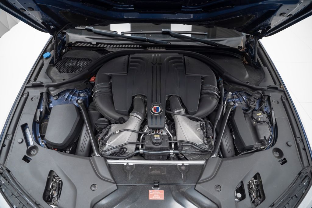 B5 4.4 Bi-Turbo Touring BLUE/BLACK - Bild 32