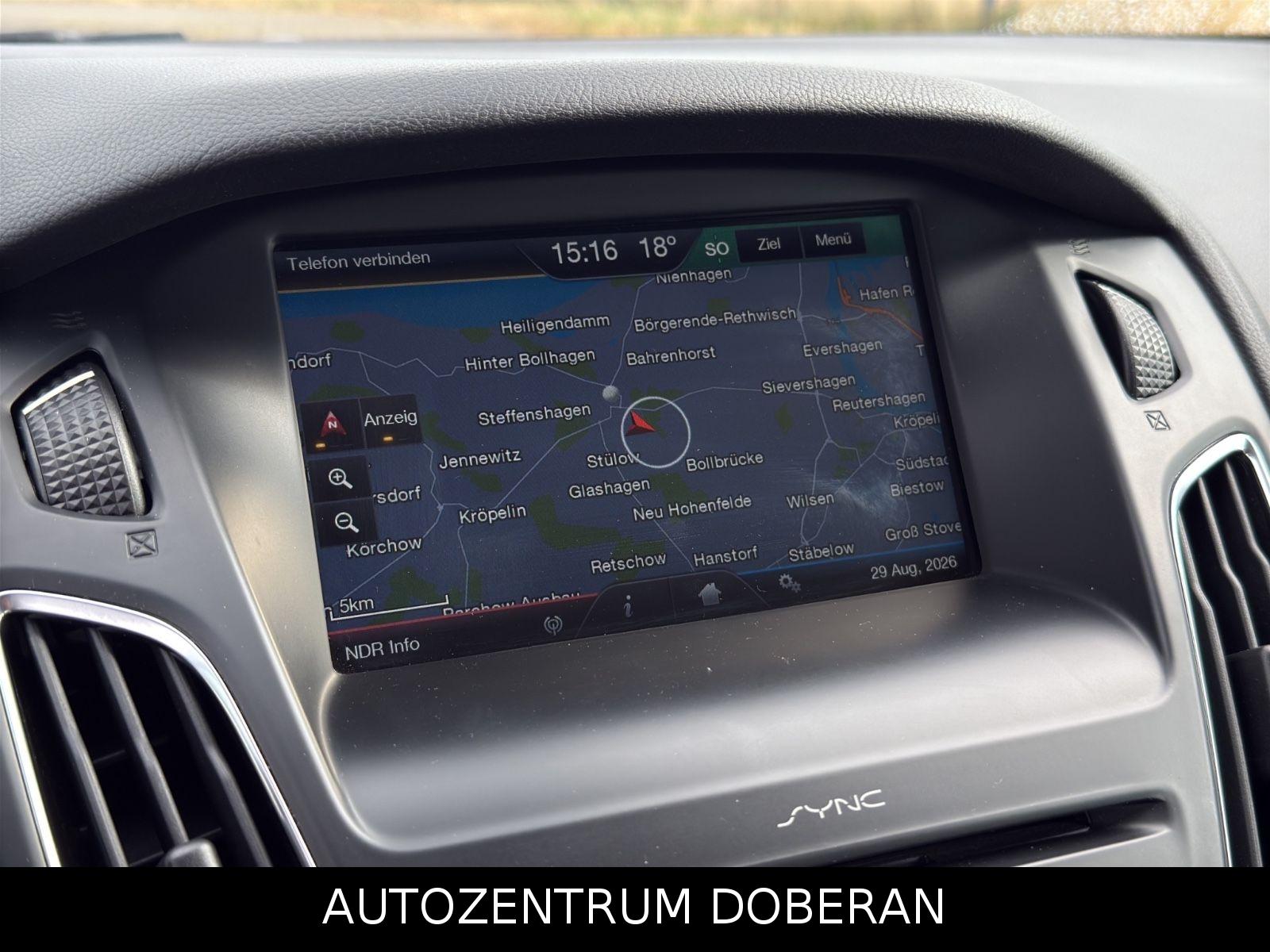 Ford Focus 2015 — photo 19