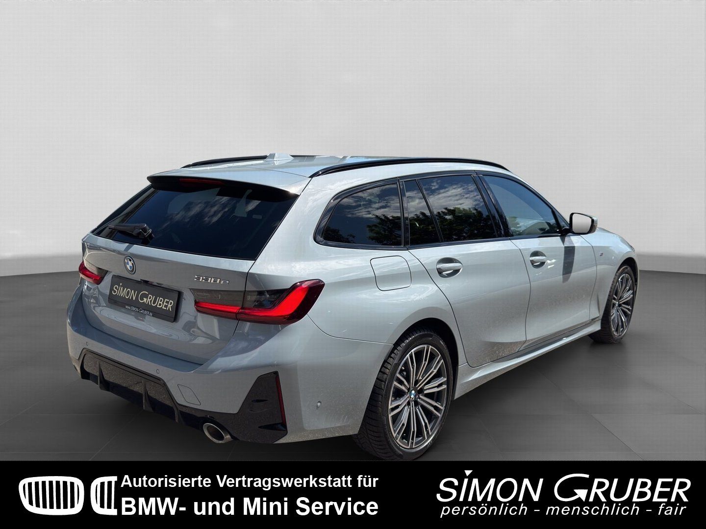 Fahrzeugabbildung BMW 330e Touring M Sport Live Prof Innovation HUD