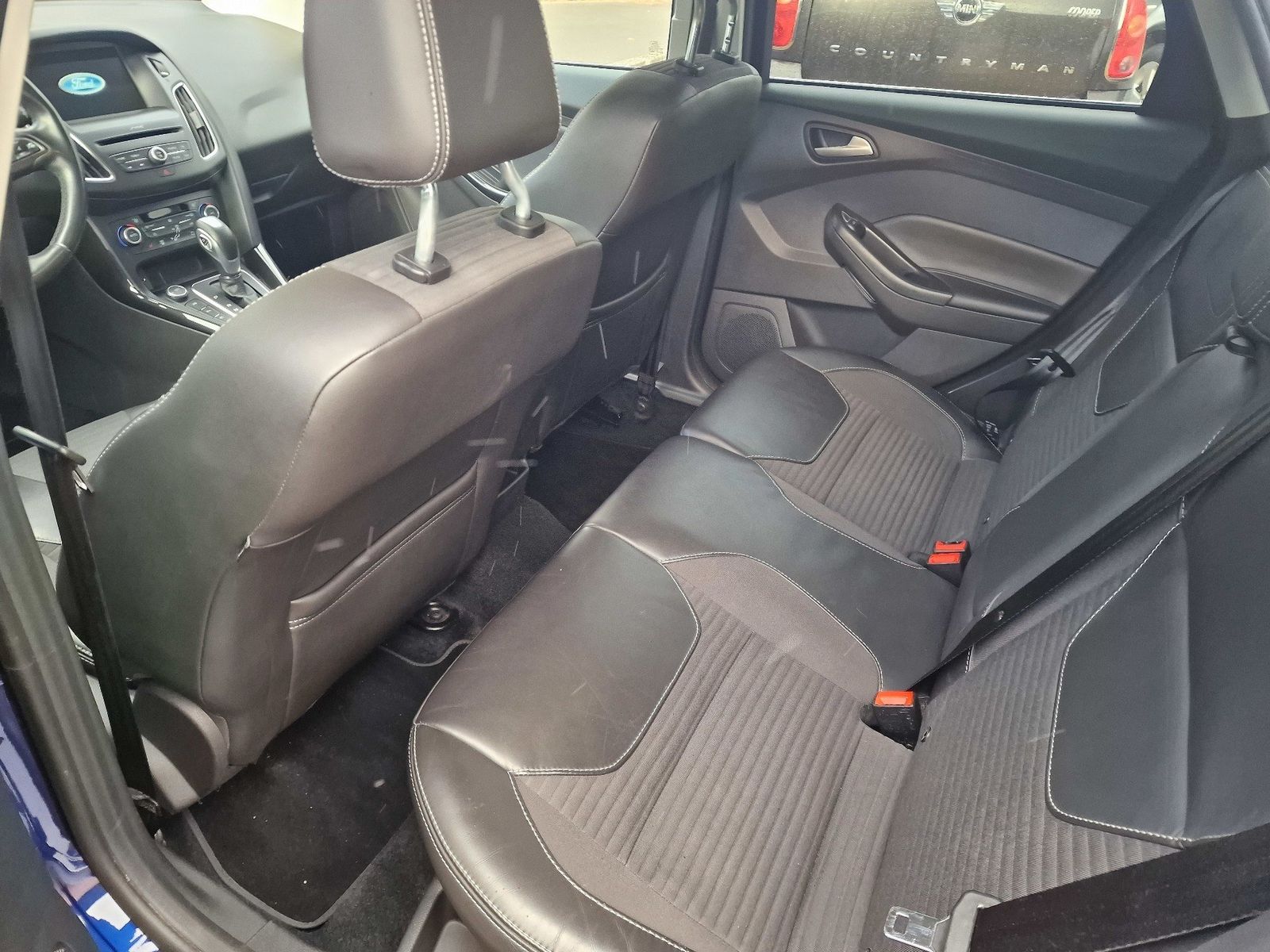 Fahrzeugabbildung Ford Focus Turnier Titanium, AHK,Xenon,Navi