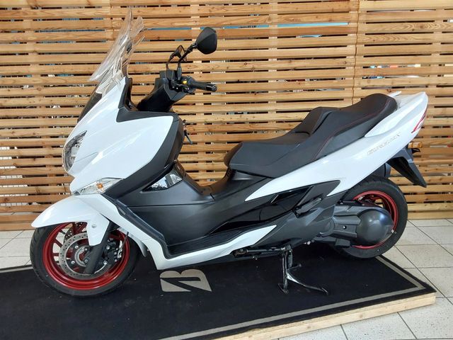 Suzuki Burgman 400 **Top-Zustand**