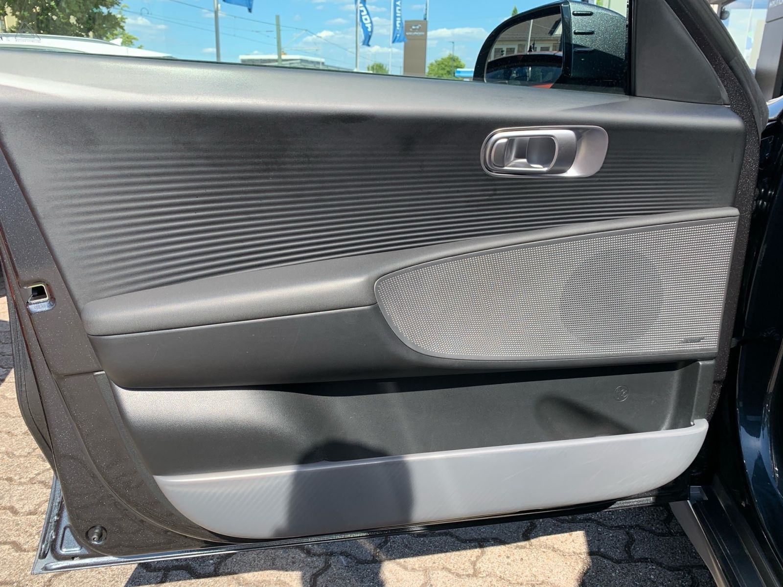 Fahrzeugabbildung Hyundai IONIQ 6 Techniq Elektro 4WD 77,4 kWh Park-Paket